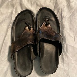 Donal J Pliner Black platform sandal size 9